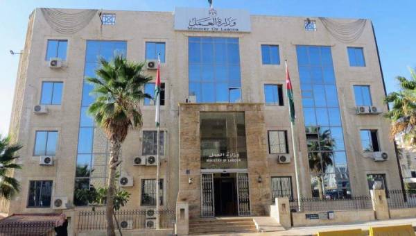 الحكومة تمهل غير الأردنيين شهرين لتنظيم سوق العمل