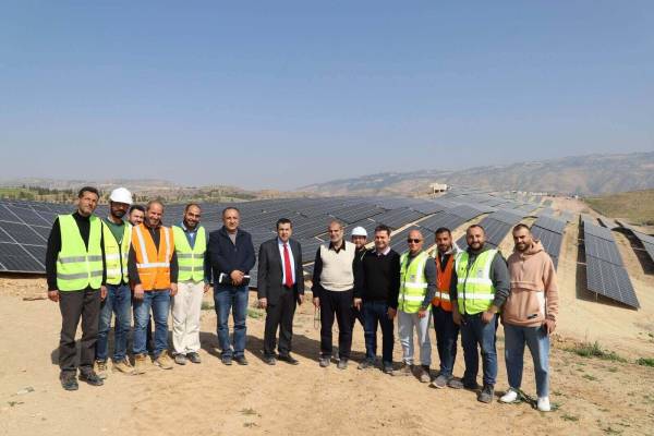 العجلوني يعلن بدء التشغيل لمشروع الطاقة الشمسية في البلقاء التطبيقية