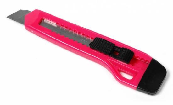 مشرط يشوه وجه فتى في الرمثا