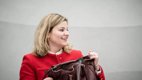 غير مسبوقة في تاريخ البلاد.. وزيرة هولندية تأخذ إجازة أمومة