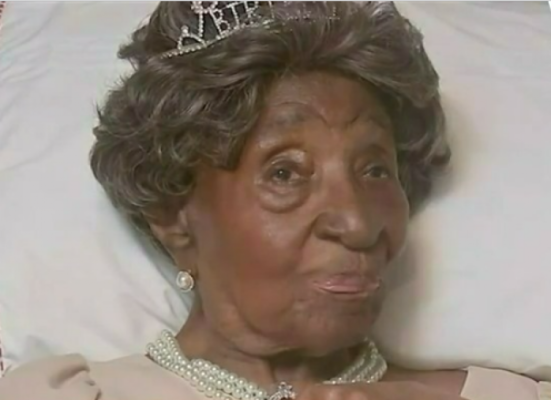 معمِّرة أمريكية تحتفل بعيد ميلادها ال114 في حضور 5 أجيال