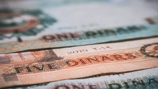 طلب قوي على الدينار عند شركات الصرافة