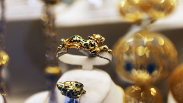 الحلي والمجوهرات: تسعيرة الجمعة المتداولة غير معتمدة وسنسحبها