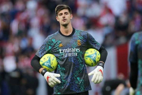 كورتوا يطمئن جماهير ريال مدريد