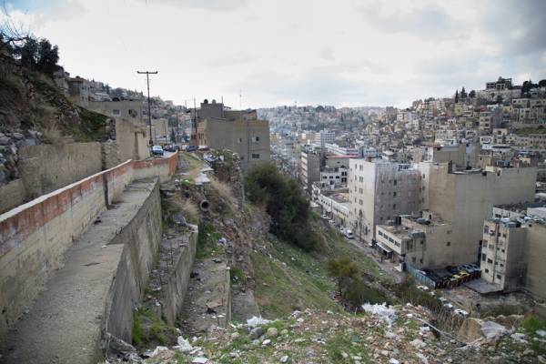 بدء هدم 29 مبنى سكنيّ في جبل الجوفة