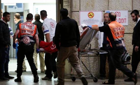 إصابة 3 مستوطنين أحدهم بجراح خطيرة بعملية طعن في القدس