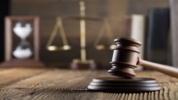 الحبس 4 سنوات لـ 3 أشخاص عذبوا حدثا وأصابوا آخر بغيبوبة