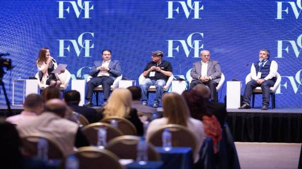 ملتقى مستقبل الإعلام والاتصال ينهي أعمال يومه الأول بمناقشة تحديات منصات التواصل الاجتماعي وحرية التعبير وخطاب الكراهية