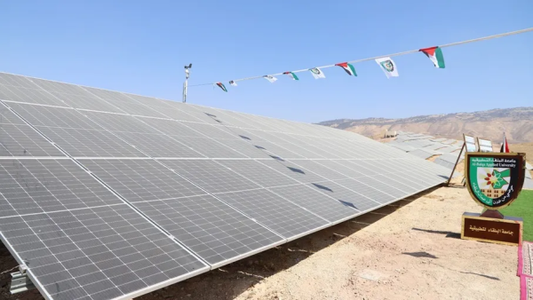 بقدرة إنتاجية 7 ميغاواط.. افتتاح أكبر محطة طاقة شمسية في الجامعات الأردنية