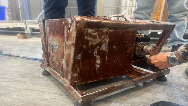 الجمارك تحبط تهريب 12 كغم من الكوكايين المخدّر الخام