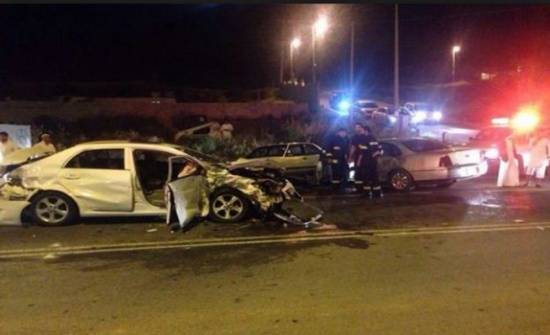 15 إصابة بـــحادث تــصادم قوي على شــارع الأردن