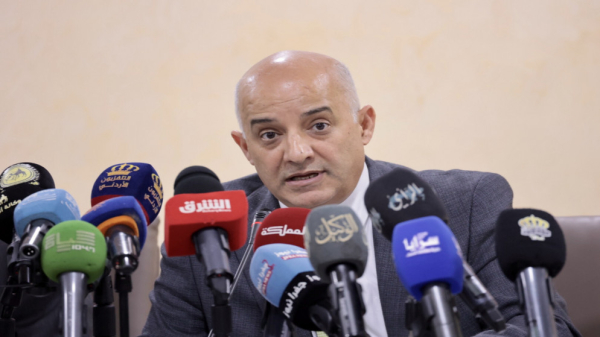الحكومة: معنيين بحماية الأطفال ورعايتهم بموجب القانون