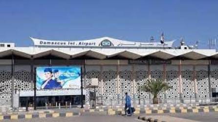 إسرائيل تقصف محيط مطاري دمشق وحلب الدوليين