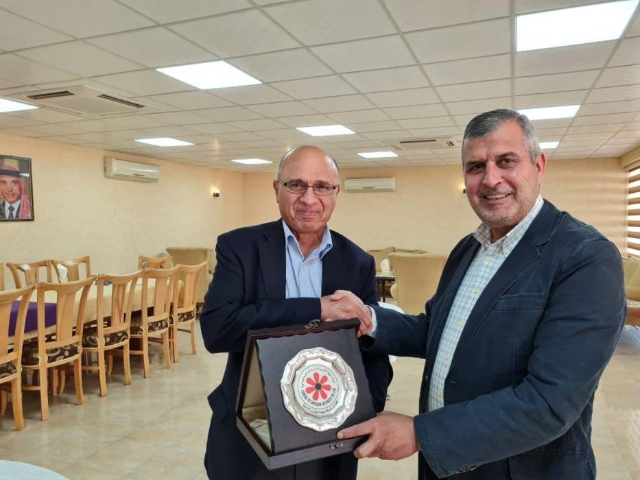 وزير الطاقة يزور مصفاة البترول بالزرقاء