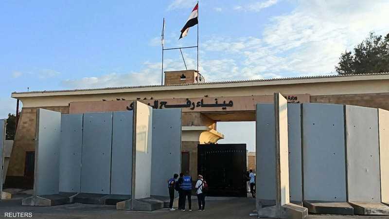 إزالة كتل اسمنتية كانت تغلق معبر رفح استعدادًا لإدخال المساعدات