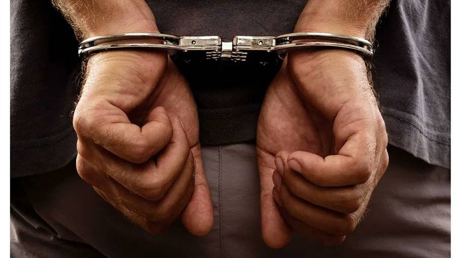 موظف في بلدية يسرق إحدى مركباتها ويحاول الفرار بها خارج الأردن