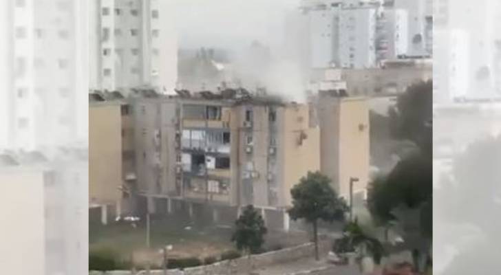 كتائب القسام: قصفنا تل أبيب رداً على مجازر الاحتلال.. والإعلام العبري يؤكد إصابة مباشرة لمبانٍ جراء القصف