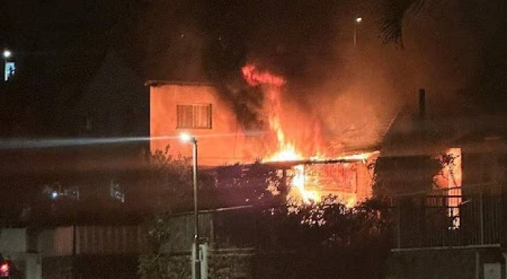 إصابات بحريق مبنى في مستوطنة إثر صاروخ أطلق من لبنان
