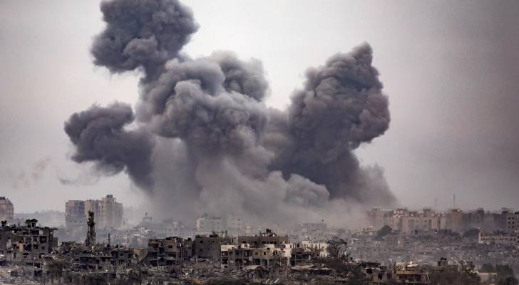 الاحتلال يقصف مستودعات الهلال الأحمر الفلسطيني في غزة