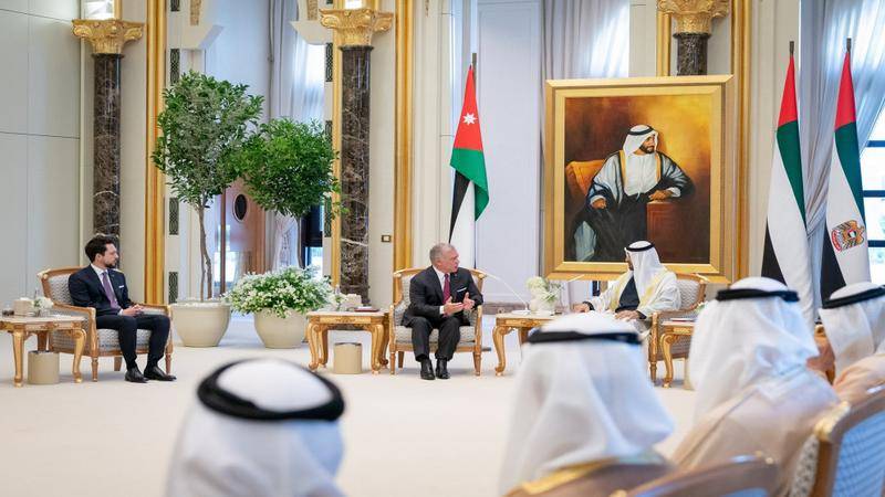 الملك والرئيس الإماراتي يشهدان توقيع 3 مذكرات تفاهم بين البلدين