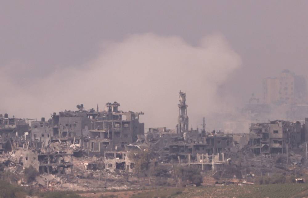 يديعوت أحرونوت : الكيان يفحص إمكانية مغادرة قيادات حماس على غرار بيروت 1982