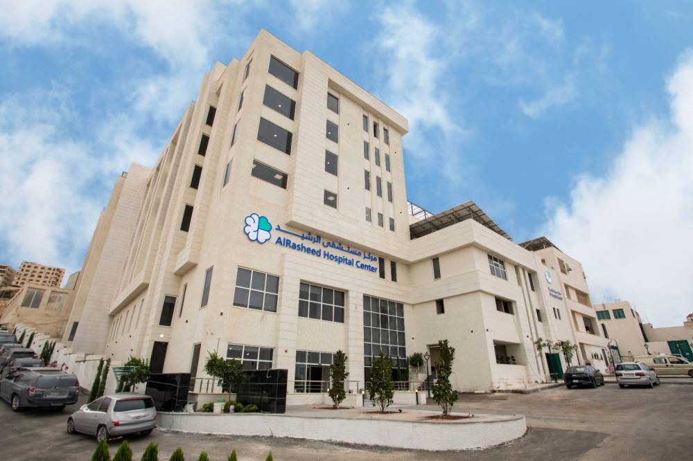 مستشفى الرشيد يتحول إلى مستشفى عام ويجري أول عملية قلب مفتوح
