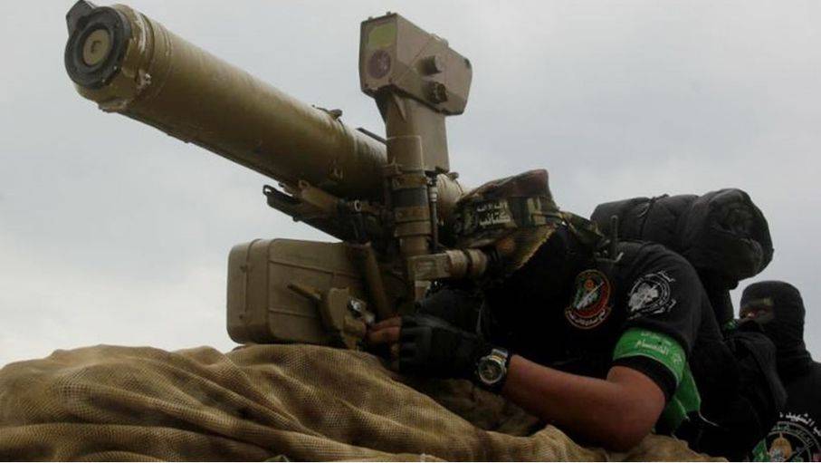 عناصر من القسام يستهدفون آليات عسكرية في حي النصر غرب غزة