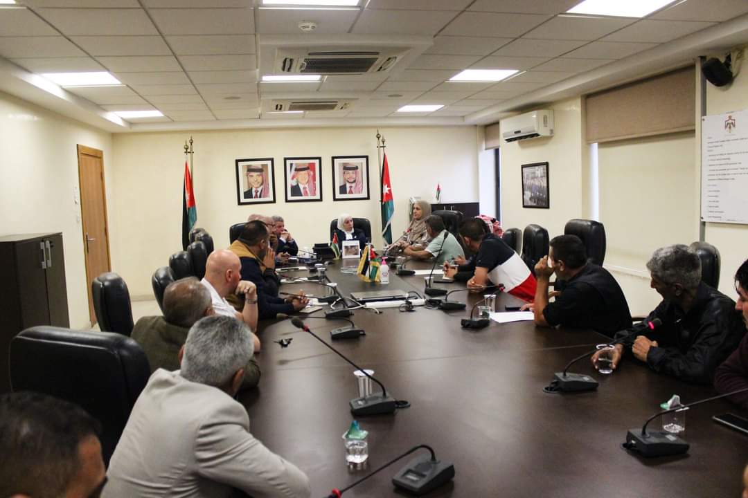 وزيرة النقل تلتقي ممثلي لمالكي حافلات النقل العمومية والنقل المدرسي