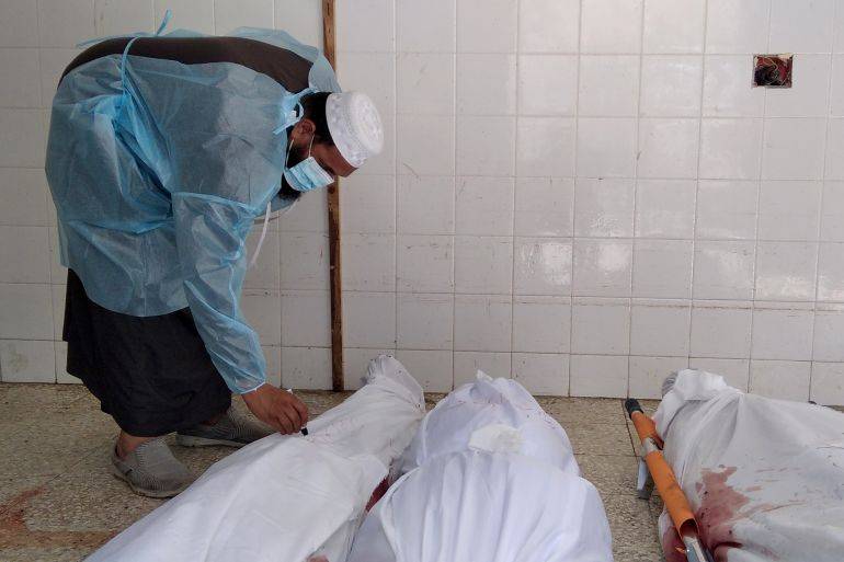 مُكفّن غزة يروي مشاهد صادمة: أشلاء الأطفال تطارد منامي