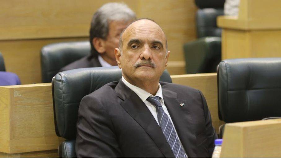 الخصاونة يحذر من الطابور الخامس