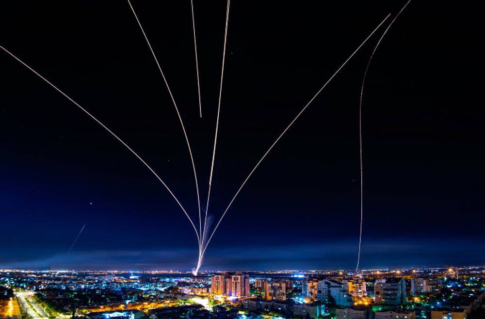 الإذاعة الإسرائيلية: القبة الحديدية تعجز عن اعتراض صواريخ من غزة