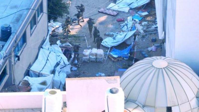 بدء إخلاء مجمع الشفاء ... 5 أطباء لا يزالوا في المجمع للإشراف على خروج الجرحى