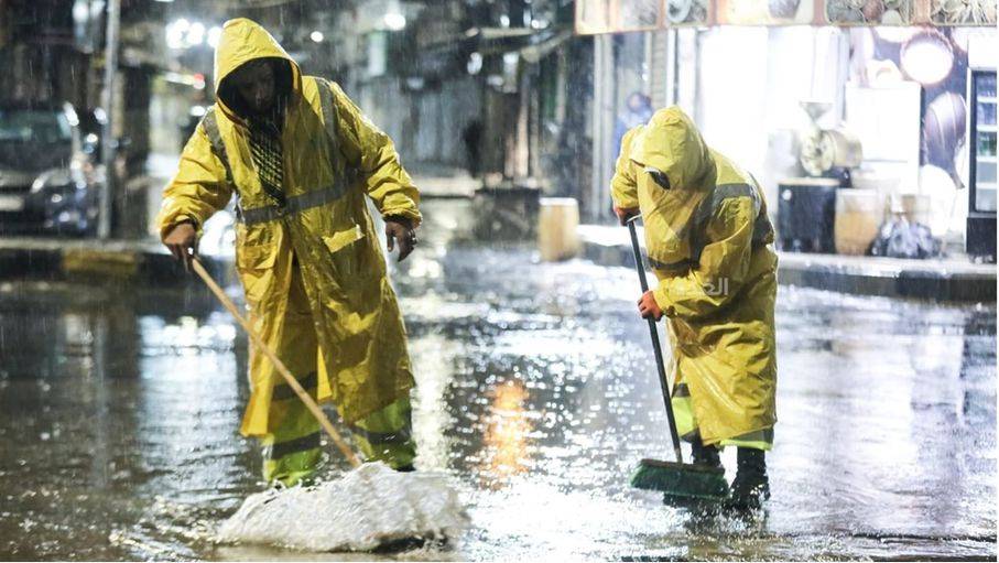 برق ورعد وبرد وأمطار غزيرة وسيول واستعدادت لأول منخفض قبرصي