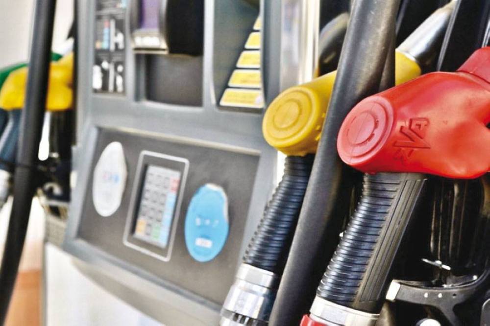 عقل يتوقع تخفيض السولار 7 وتثبيت البنزين