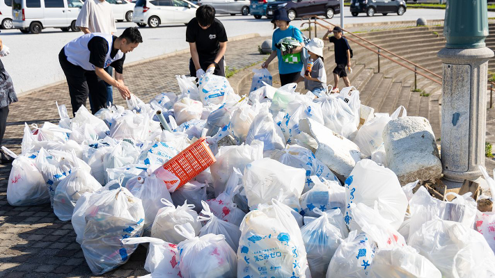 اليابان تقيم أول بطولة عالمية لجمع القمامة