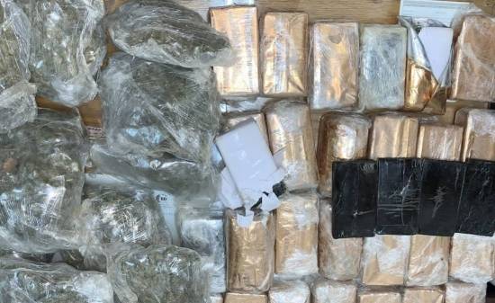 الجمارك تحبط تهريب كميات من الحشيش والماريجوانا المخدّر