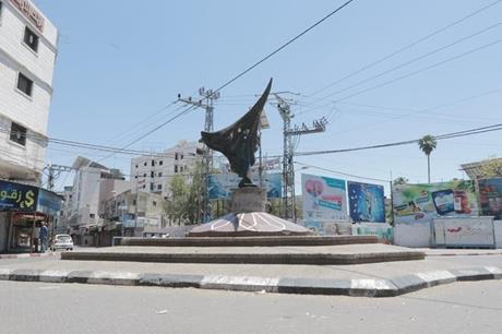 ما قصة النصب التذكاري الذي ظهر بمقطع إطلاق سراح الدفعة الثالثة من أسرى القسام ؟