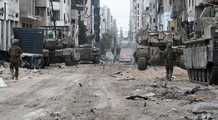 خرق للهدنة.. قوات الاحتلال تستهدف منازل بمخيم المغازي وسط غزة