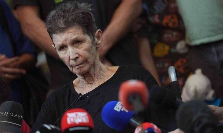 إسرائيلية كانت محتجزة في غزة تتحدث عما وعدهم به السنوار