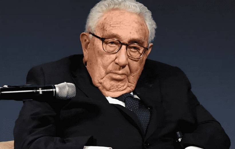 وفاة وزير الخارجية الأميركي الأسبق هنري كيسنجر