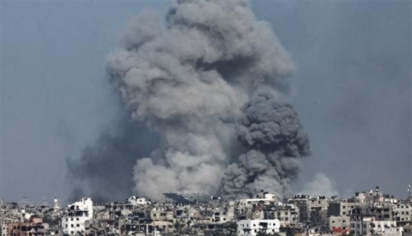 الاحتلال يلقي مناشير يطلب فيها من سكان خانيونس التوجه للملاجئ