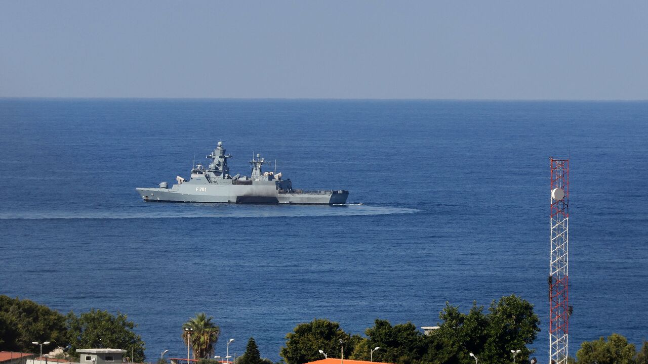 معاريف: إسرائيل ترسل سفنا وغواصات إلى البحر الأحمر