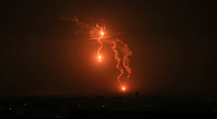 سقوط صاروخ بمستوطنة كيشيت وجيش الاحتلال يرد