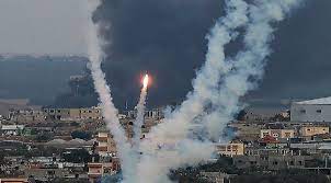 كتائب القسام تقصف بئر السبع برشقةٍ صاروخية... وتستهدف قوة خاصة وآليات إسرائيلية في بيت لاهيا