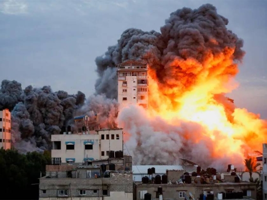 23 شهيداً بقصف طائرات الإحتلال الإسرائيلي لمنازل في غزة