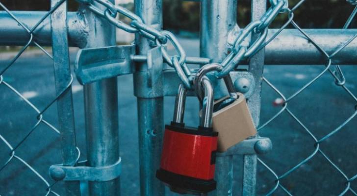 ضبط 15طنًا من المواد الغذائية منتهية الصلاحية