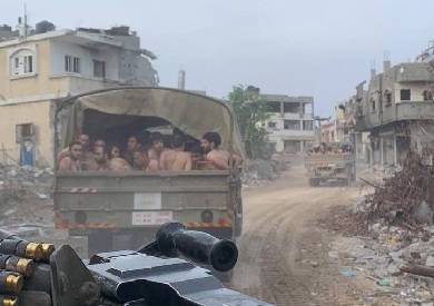 نائبة الرئيس الأمريكي: علينا أن نكون أكثر صرامة وحزمًا مع جرائم نتنياهو وقراراته في غزة