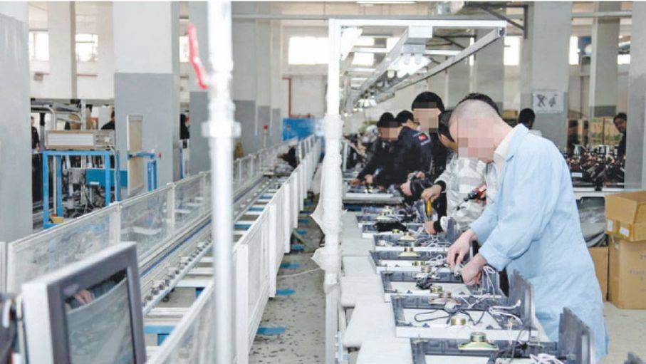 أبو حلتم: انخفاض الإنتاج الصناعي يعود لضعف الطلب وارتفاع تكاليف التمويل