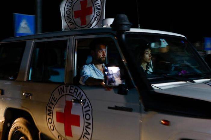 لن نطلق سراح الرهائن قبل هذين الشرطين