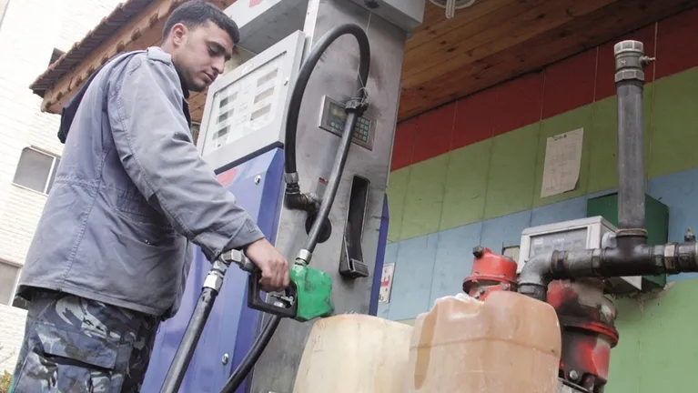 ترجيح خفض أسعار المحروقات 4 